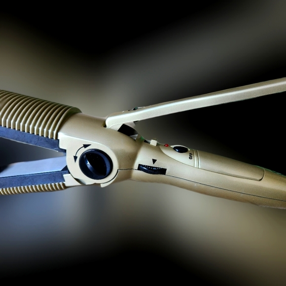 #B10 Conair Gold & Black Colored Hair Straightener - Picture 7 of 14